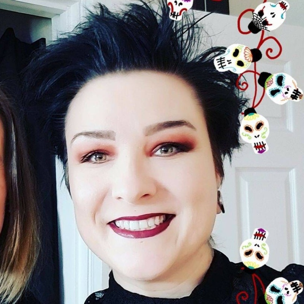 Meet your Posher, Debbie